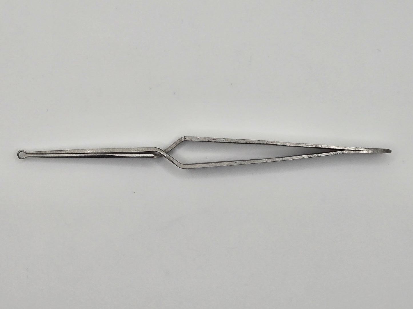 Cross Lock Pinning Tweezers